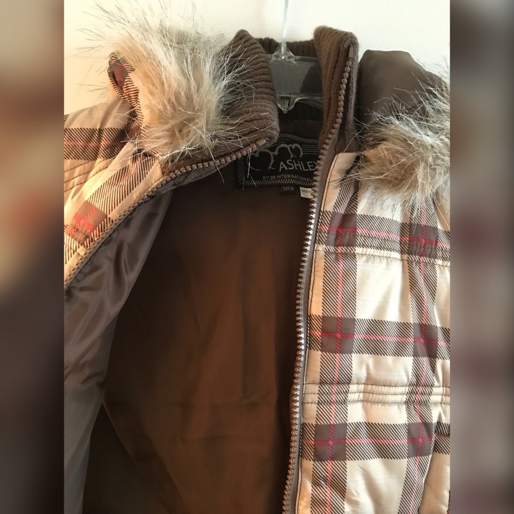 Brown vest - Picture 4 of 4